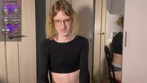 Snapshot of avery_adam chatting on February 7, 2026, 10:35 pm Alex online show from February 7, 2026, 10:35 pm