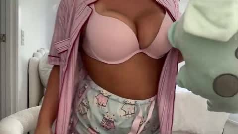 ur gf online show from March 17, 2026, 12:15 am