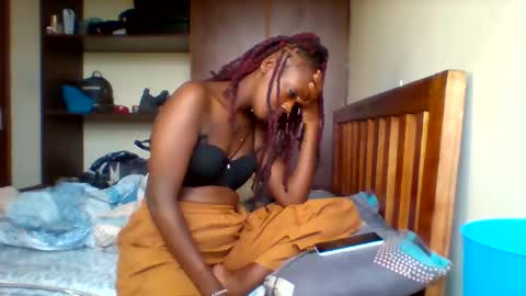 averygoodbadgirl online show from May 13, 2026, 6:11 am