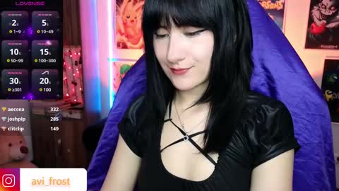 Snapshot of avi_frost chatting on March 9, 2025, 9:57 am Saraaaa independent model 3 online show from March 9, 2025, 9:57 am