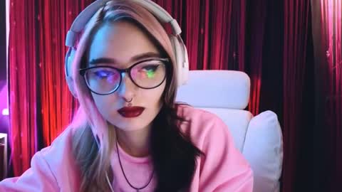 Avriel online show from February 15, 2025, 2:47 am