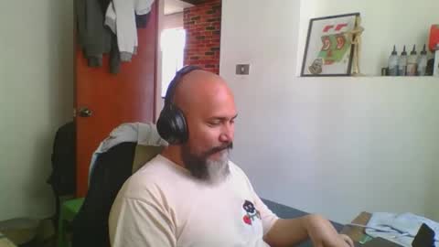 Snapshot of avidruiz87 chatting on November 30, 2025, 3:49 pm Dark r0k3r online show from November 30, 2025, 3:49 pm