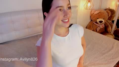Avilyn online show from December 22, 2025, 12:57 pm