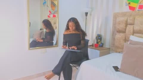Snapshot of avis_lara chatting on July 4, 2026, 6:47 pm AVIS online show from July 4, 2026, 6:47 pm