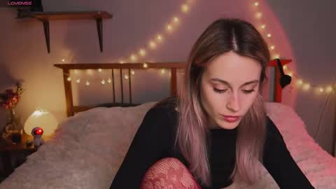 Aviva online show from October 27, 2025, 5:50 pm