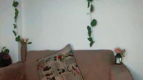 Avril online show from February 14, 2025, 7:49 am