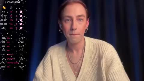 avril_pearly_ online show from January 1, 2025, 6:59 pm