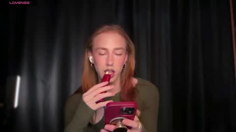 Snapshot of avril_pearly_ chatting on May 22, 2026, 10:43 am avril_pearly_ online show from May 22, 2026, 10:43 am