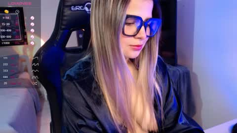 Avrill Morgan online show from October 13, 2025, 3:34 pm