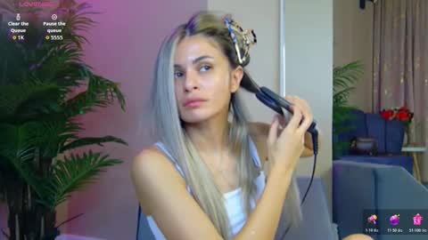 Snapshot of avrillcyrux chatting on November 11, 2025, 7:08 am AVRILL CYRUX online show from November 11, 2025, 7:08 am