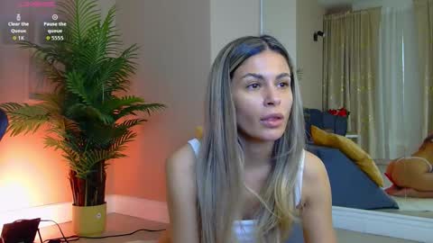 Snapshot of avrillcyrux chatting on February 2, 2026, 8:13 am AVRILL CYRUX online show from February 2, 2026, 8:13 am