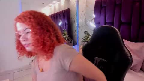 Snapshot of avrilwayne chatting on December 5, 2025, 11:41 am Avril online show from December 5, 2025, 11:41 am