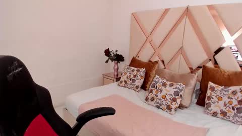 Snapshot of avrilwayne chatting on January 13, 2026, 12:10 pm Avril online show from January 13, 2026, 12:10 pm