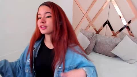 Snapshot of avrilwayne chatting on February 4, 2026, 12:00 pm Avril online show from February 4, 2026, 12:00 pm