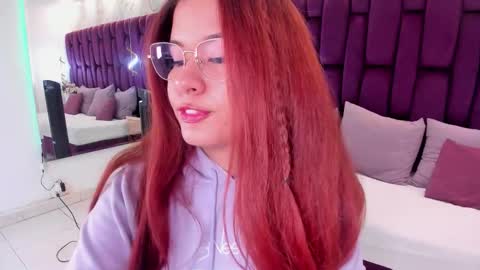 Snapshot of avrilwayne chatting on February 5, 2026, 11:59 am Avril online show from February 5, 2026, 11:59 am