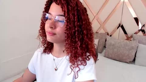 Snapshot of avrilwayne chatting on February 9, 2026, 11:47 am Avril online show from February 9, 2026, 11:47 am