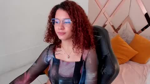 Snapshot of avrilwayne chatting on February 21, 2026, 1:01 pm Avril online show from February 21, 2026, 1:01 pm