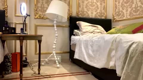 awardy3211 online show from December 19, 2024, 7:07 pm