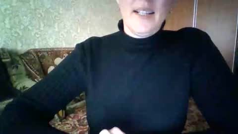 awesomeladyy online show from October 19, 2025, 11:22 am