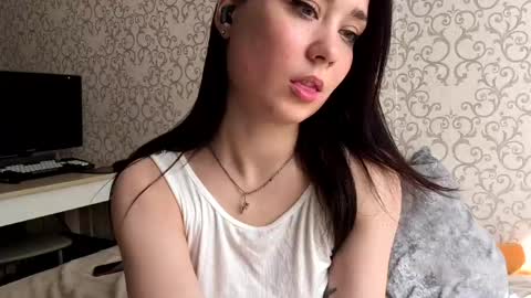 Bella online show from May 20, 2026, 11:05 am