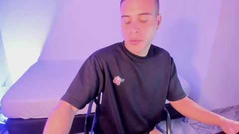 Snapshot of axel__fierro chatting on April 19, 2026, 8:00 pm axel__fierro online show from April 19, 2026, 8:00 pm