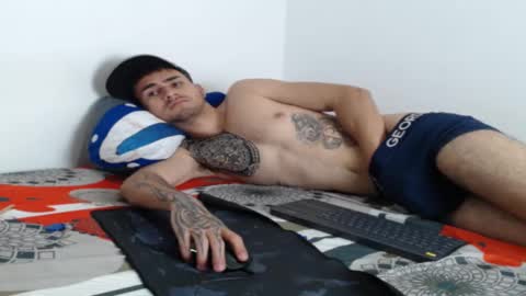 Axel online show from February 1, 2025, 9:08 pm