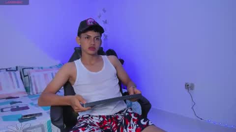 AXEL online show from October 25, 2025, 11:40 am