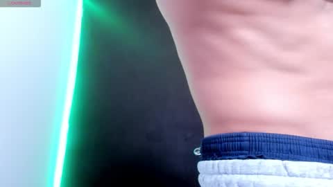 axel davis  online show from November 26, 2025, 3:46 pm