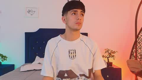 Snapshot of axel_draven chatting on October 25, 2025, 11:29 am axel_draven online show from October 25, 2025, 11:29 am