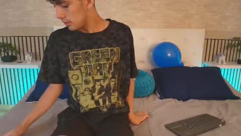 Snapshot of axel_draven chatting on November 7, 2025, 11:32 am axel_draven online show from November 7, 2025, 11:32 am