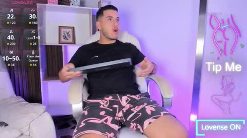 axel_grey_ online show from November 17, 2025, 12:33 pm