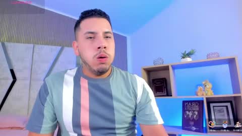 axel_grey_ online show from April 1, 2026, 12:39 pm