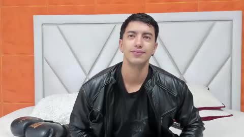 Snapshot of axel_hendrick chatting on February 5, 2026, 12:43 pm axel_hendrick online show from February 5, 2026, 12:43 pm