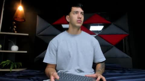 Snapshot of axel_hendrick chatting on February 20, 2026, 11:22 am axel_hendrick online show from February 20, 2026, 11:22 am