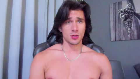 Snapshot of axel_owen chatting on December 12, 2024, 12:16 am Axel online show from December 12, 2024, 12:16 am