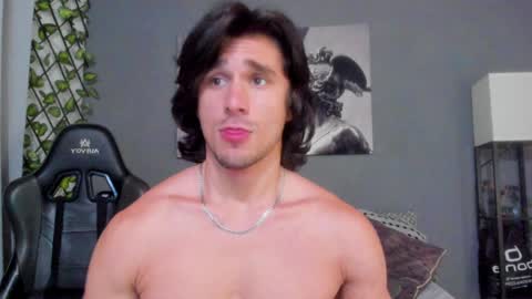 Snapshot of axel_owen chatting on December 23, 2024, 12:03 am Axel online show from December 23, 2024, 12:03 am