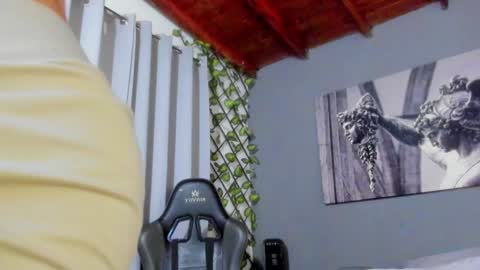 Snapshot of axel_owen chatting on January 5, 2025, 1:35 am Axel online show from January 5, 2025, 1:35 am