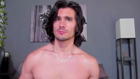 Snapshot of axel_owen chatting on January 16, 2025, 4:07 am Axel online show from January 16, 2025, 4:07 am