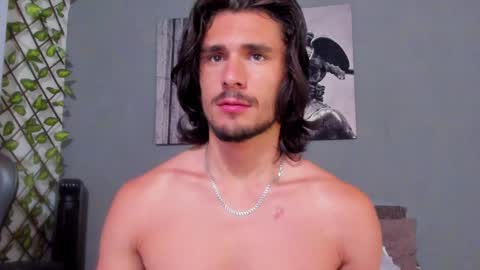 Snapshot of axel_owen chatting on February 7, 2025, 9:48 pm Axel online show from February 7, 2025, 9:48 pm