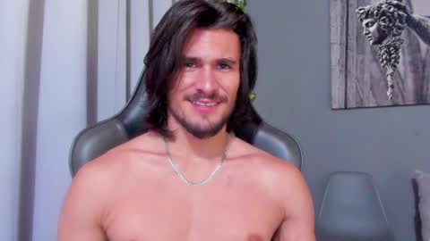 Snapshot of axel_owen chatting on February 21, 2025, 11:54 pm Axel online show from February 21, 2025, 11:54 pm