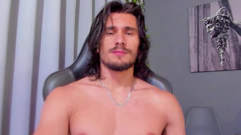 Snapshot of axel_owen chatting on February 23, 2025, 12:51 am Axel online show from February 23, 2025, 12:51 am