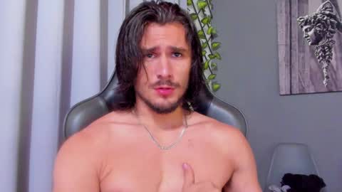 Snapshot of axel_owen chatting on February 24, 2025, 9:09 pm Axel online show from February 24, 2025, 9:09 pm