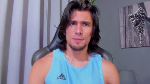 Snapshot of axel_owen chatting on March 1, 2025, 8:42 pm Axel online show from March 1, 2025, 8:42 pm