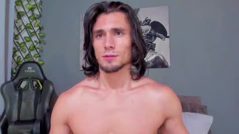 Snapshot of axel_owen chatting on March 7, 2025, 1:20 am Axel online show from March 7, 2025, 1:20 am