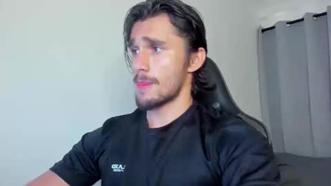 Snapshot of axel_owen chatting on September 23, 2025, 10:24 pm Axel online show from September 23, 2025, 10:24 pm