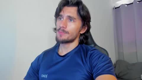 Snapshot of axel_owen chatting on September 29, 2025, 3:50 pm Axel online show from September 29, 2025, 3:50 pm