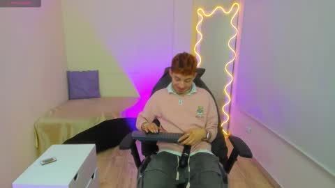 AXEL  online show from October 19, 2025, 3:29 am