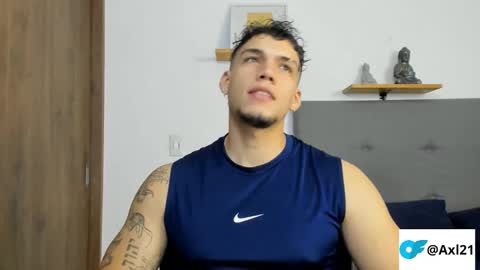 INDEPENDENT MODEL  online show from November 1, 2025, 3:19 am