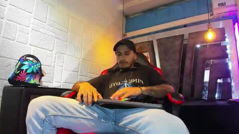 Axell Cross2 online show from March 24, 2026, 12:04 am