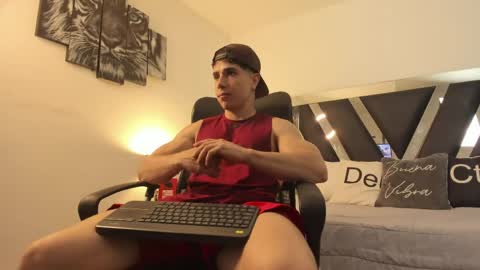 axelmartinezz online show from April 4, 2026, 9:56 pm